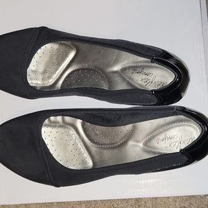 13W Dexflex comfort wedge shoe